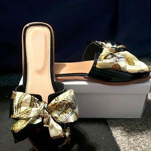 Black Scarf Slides Size 11